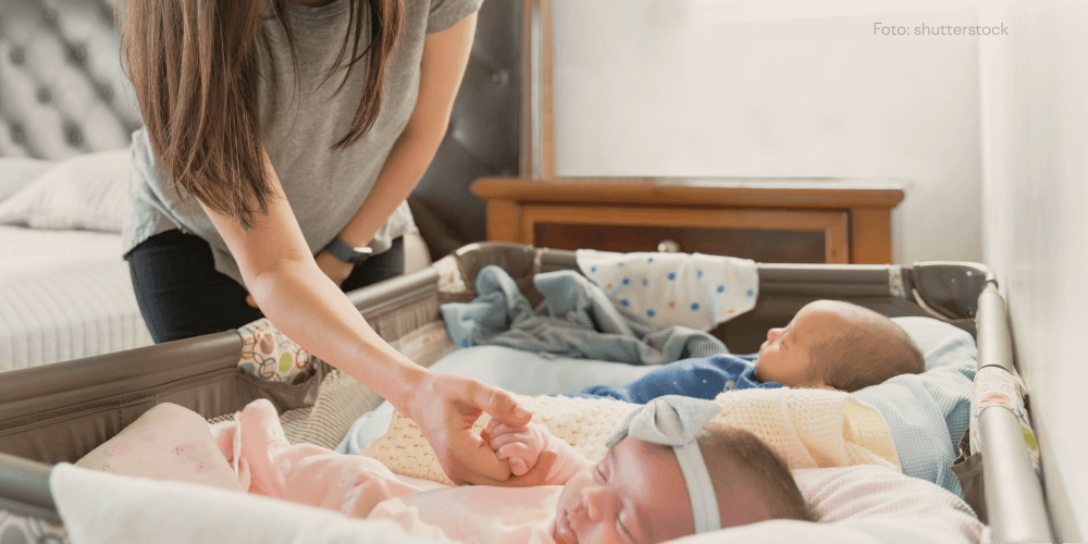 Cómo organizar el sueño de gemelos sin volverte loca [2026]