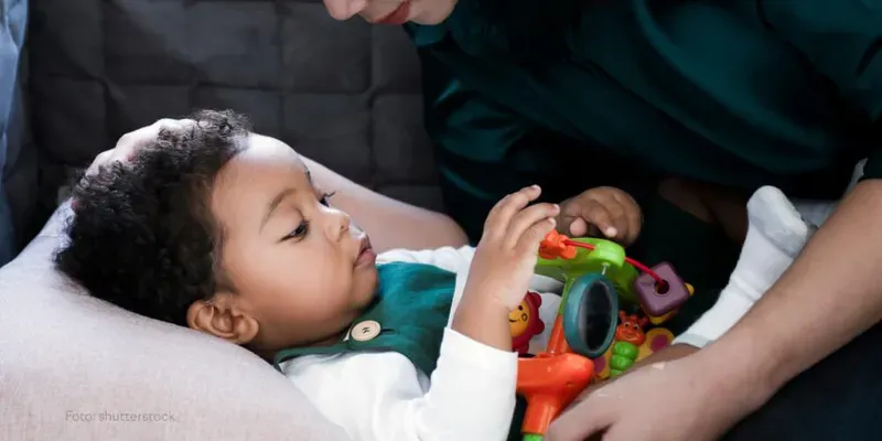 O que brincar com um bebê de três meses