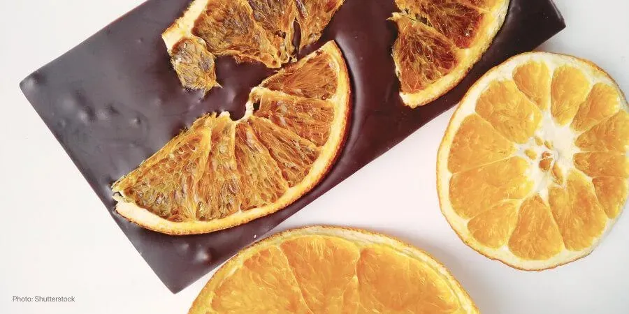 Can a nursing mother eat chocolate and oranges?