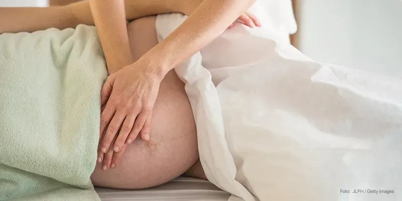 Versión cefálica externa: dar vuelta a un bebé de nalgas